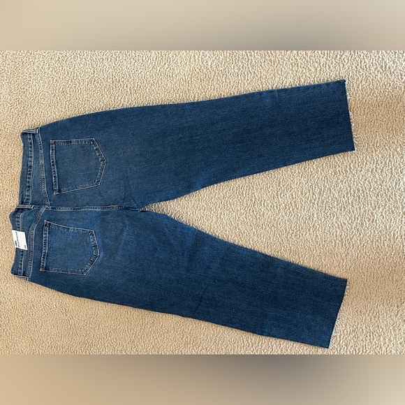 Old Navy NWT Boyfriend Jeans - Picture 3 of 3